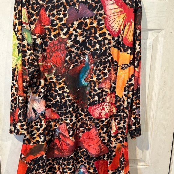 NWOT” Lily” Butterflies and Leopard Design Top - Picture 2 of 4